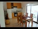 Apartmaji Davor - 20m from sea : A1(2+2), A2(2+2), A3(6) Mali Iž (Otok Iž) - Riviera Zadar  - Apartma - A2(2+2): kuhinja in jedilnica