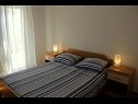 Apartmaji Davor - 20m from sea : A1(2+2), A2(2+2), A3(6) Mali Iž (Otok Iž) - Riviera Zadar  - Apartma - A3(6): spalnica