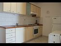 Apartmaji Davor - 20m from sea : A1(2+2), A2(2+2), A3(6) Mali Iž (Otok Iž) - Riviera Zadar  - Apartma - A3(6): kuhinja in jedilnica