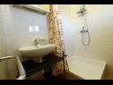 Apartmaji Oasis A1(4+2), A2(2+2), A3(2+2) Nin - Riviera Zadar  - Apartma - A3(2+2): kopalnica s straniščem