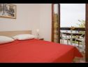 Apartmaji Ljilja - 10m from the sea with parking: A2(2+2), A3(2+2), A4(12) Nin - Riviera Zadar  - Apartma - A4(12): spalnica
