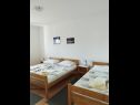 Apartmaji Slava - private parking: A1(6+1) Nin - Riviera Zadar  - Apartma - A1(6+1): spalnica
