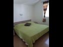 Apartmaji Mari - 100 m from beach: A1(4), A2(4) Petrčane - Riviera Zadar  - Apartma - A2(4): spalnica