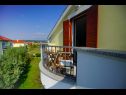 Apartmaji Secret Garden A2(2+2), A4(2+2) Ražanac - Riviera Zadar  - Apartma - A2(2+2): terasa