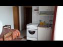 Apartmaji Anna - peaceful and quiet: A2(4+1), A3(3) Sabunike - Riviera Zadar  - Apartma - A3(3): kuhinja in jedilnica