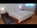 Apartmaji Dobri - 500 m from beach: A5(2), A4(2+2), A3(2+2), A2(2+2), A6(2+1) Sabunike - Riviera Zadar  - Apartma - A3(2+2): spalnica