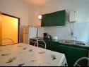 Apartmaji Velebit - 130m to the beach: A1(5+1), A2(7) Starigrad-Paklenica - Riviera Zadar  - Apartma - A2(7): kuhinja in jedilnica