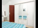 Apartmaji Let - 5 m from sea : A1(4), A4(4) Sukošan - Riviera Zadar  - Apartma - A1(4): spalnica