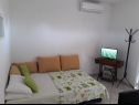 Apartmaji Mare - 20 m from beach: A1(4+4), A2(2+2), A3(2+2) Sukošan - Riviera Zadar  - Apartma - A2(2+2): dnevna soba