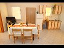 Apartmaji Mladen - family friendly & amazing location: A1(5), A2(2), A3(3+1) Vrsi - Riviera Zadar  - Apartma - A1(5): kuhinja in jedilnica