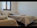 Apartmaji Nenad - with pool; A1(4+1), A2(4+1), SA3(3), SA4(3), A5(2+2) Vrsi - Riviera Zadar  - Apartma - A1(4+1): spalnica