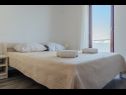 Apartmaji Nenad - with pool; A1(4+1), A2(4+1), SA3(3), SA4(3), A5(2+2) Vrsi - Riviera Zadar  - Apartma - A1(4+1): spalnica