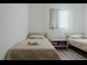 Apartmaji Nenad - with pool; A1(4+1), A2(4+1), SA3(3), SA4(3), A5(2+2) Vrsi - Riviera Zadar  - Apartma - A2(4+1): spalnica