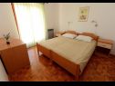 Apartmaji Ankica - 150 m from beach: A1(2+2), A2(5), A3(4+1), A4(2+2) Zadar - Riviera Zadar  - Apartma - A1(2+2): spalnica