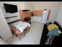 Apartmaji Ankica - 150 m from beach: A1(2+2), A2(5), A3(4+1), A4(2+2) Zadar - Riviera Zadar  - Apartma - A2(5): dnevna soba