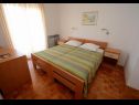 Apartmaji Ankica - 150 m from beach: A1(2+2), A2(5), A3(4+1), A4(2+2) Zadar - Riviera Zadar  - Apartma - A4(2+2): spalnica