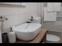 Apartmaji Inga A1(4+1) Zadar - Riviera Zadar  - Apartma - A1(4+1): kopalnica s straniščem