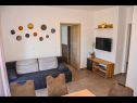 Apartmaji FRANE - family apartment A1 prizemlje(4+1), A2 kat(4+1) Zaton (Zadar) - Riviera Zadar  - Apartma - A2 kat(4+1): dnevna soba
