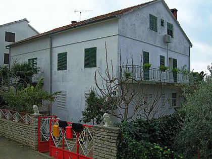 Apartmaji Jadra - with terrace : A1(4+1) Biograd - Riviera Biograd 