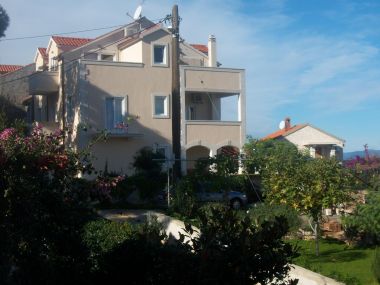 Apartmaji Orange - 30m from beach : A1(4) Postira - Otok Brač 
