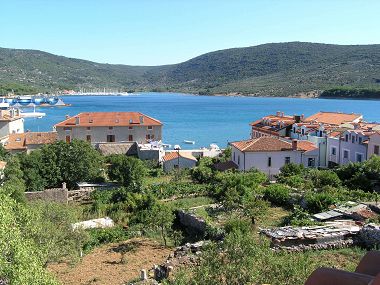 Apartmaji Mici 1 - great location and relaxing: A1(4+2)  Cres - Otok Cres 