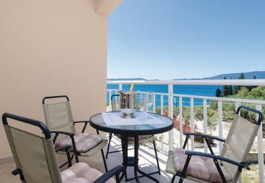 Apartmaji Ljuba - in center & close to the beach: A1(2+2), A2(2+2), A3(2+2), A4(2+2) Duba - Riviera Dubrovnik 