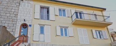 Apartmaji in sobe Tereza - in center A1(2+1), R2(2+1), R3(2), R4(2) Korčula - Otok Korčula 