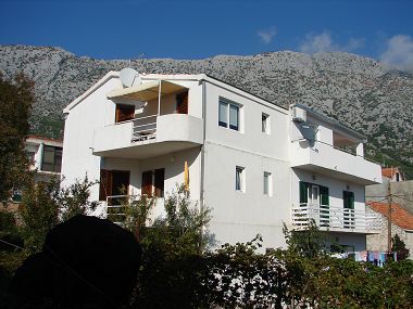 Apartmaji Durda1 - 50 m from beach: A1(2+2), B2(2+2), C3(2+1) Igrane - Riviera Makarska 