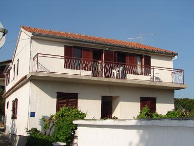 Apartmaji Dragan - Economy Apartments: A1 Veci (4+1), A2 Manji (4+1) Jezera - Otok Murter 