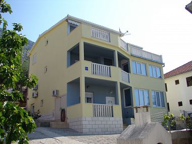 Apartmaji VP SA2(2), A3(3), A4(2+3), A5(3), A6(2+2) Stanići - Riviera Omiš 