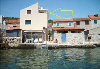Apartmaji Mirni - 5 m from sea: A1(2+1) Luka (Otok Prvić) - Riviera Šibenik 