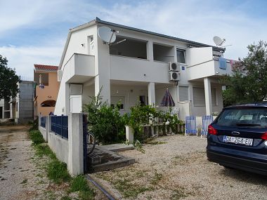 Apartmaji Zita - 50 m from sea: A1(4) Rogoznica - Riviera Šibenik 