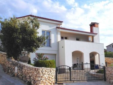 Apartmaji Tih - 20 m from sea: A1 Ruzmarin(2+2), A2 Maslina(2+2) Sevid - Riviera Trogir 