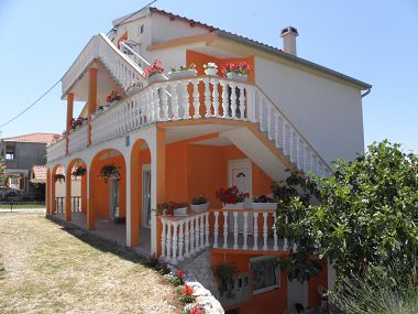 Apartmaji Zvone - 100 m from sea: A1(4+1), A2(4+1) Bibinje - Riviera Zadar 