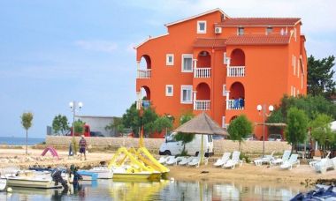 Apartmaji Sor - on the beach: SA1(2+1), A1(4+1), A2(2+3), A3(2+3) Bibinje - Riviera Zadar 