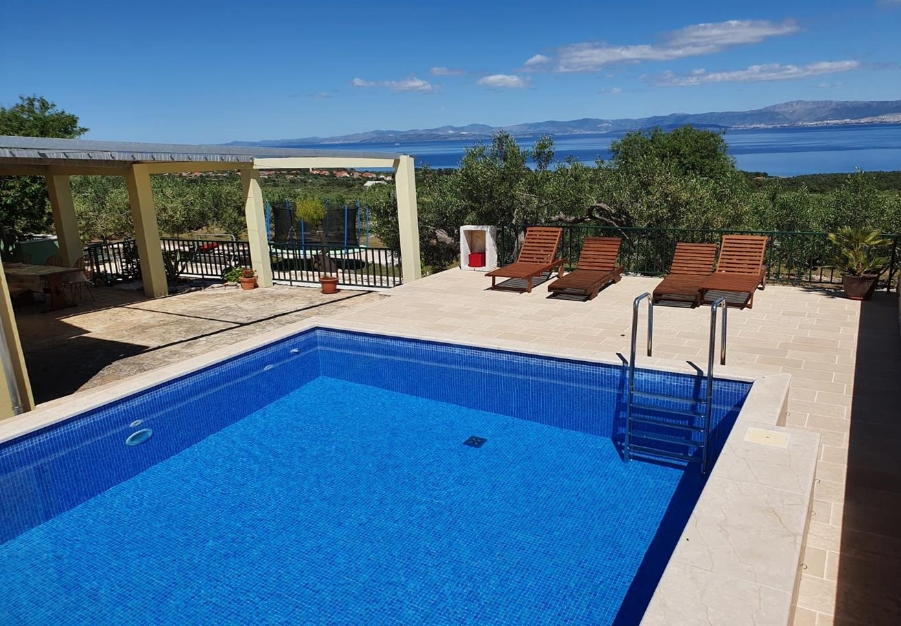 Hiša za počitnice Mario - with pool & sea view: H(4+2) Supetar - Otok Brač  - Hrvaška 