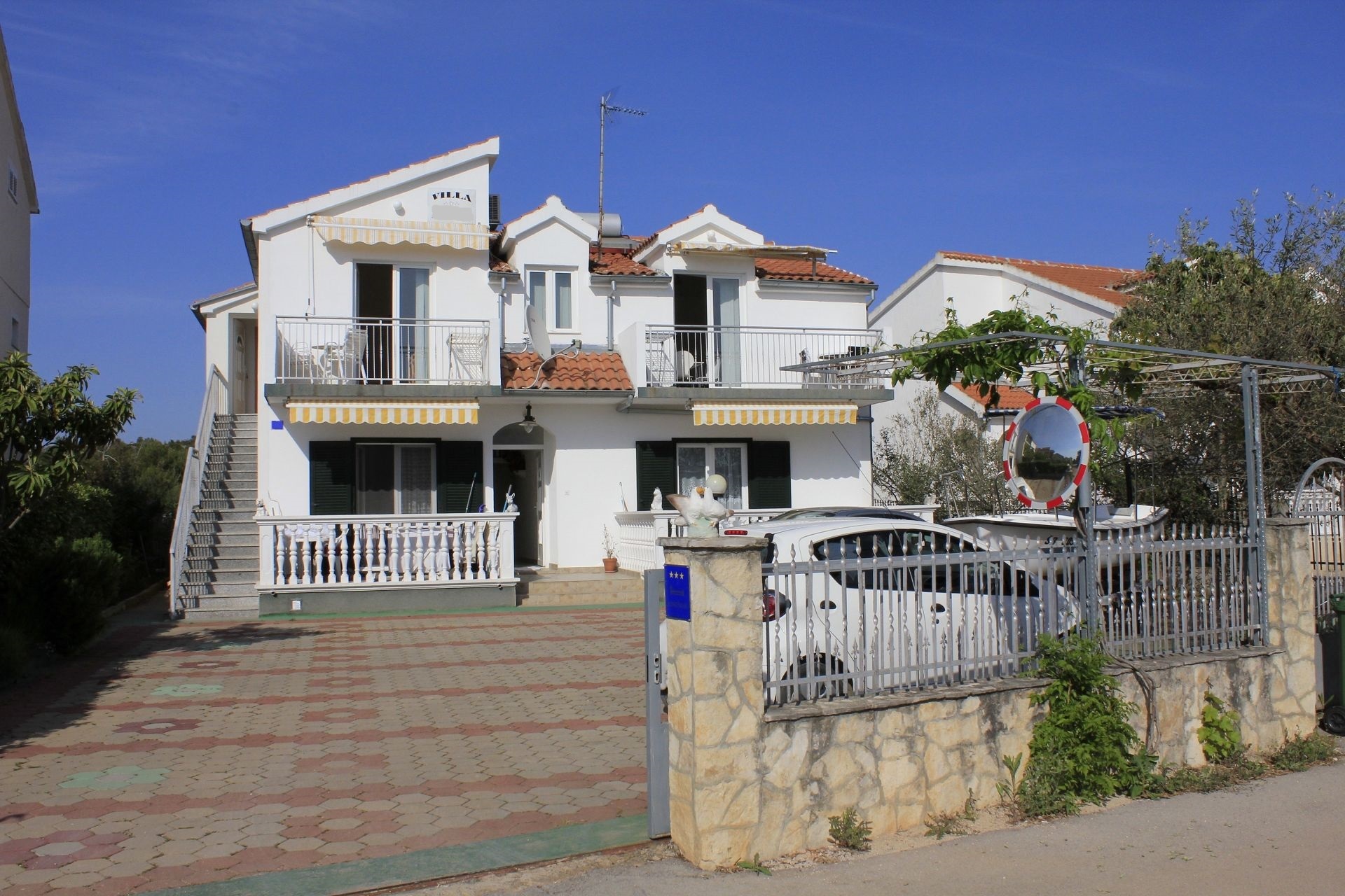 Apartmaji Vik - 250 m from beach A1(4), A2(3), A3(2), SA4(2) Brodarica - Riviera Šibenik 