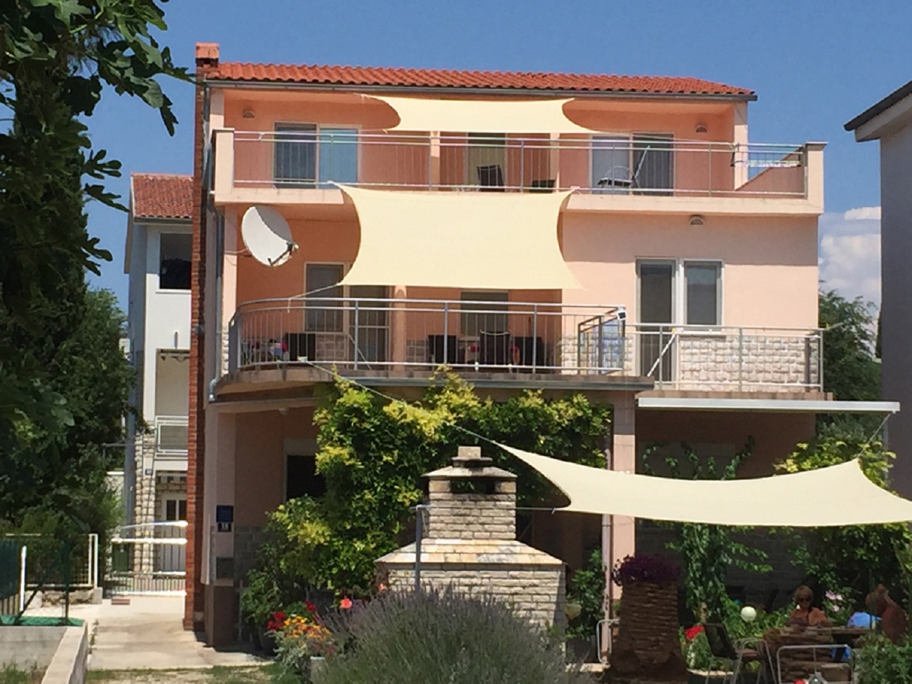 Apartmaji Đurđa - close to the sea A1(4), A2(2) Pirovac - Riviera Šibenik 