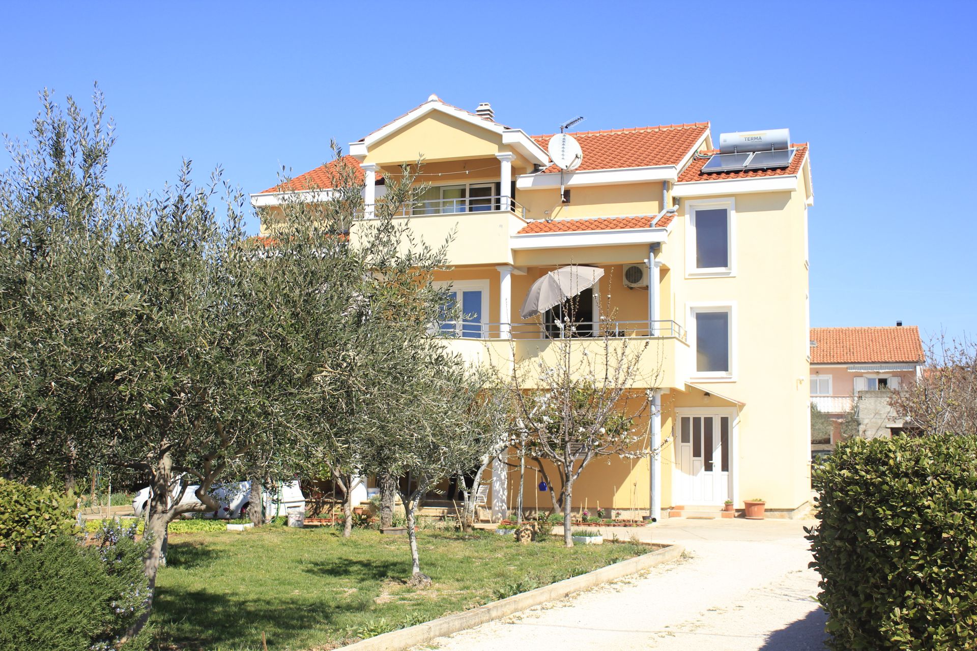 Apartmaji Mediterraneo - with own parking space: A2(2+3), SA3(2+1), SA4(2+1) Privlaka - Riviera Zadar 